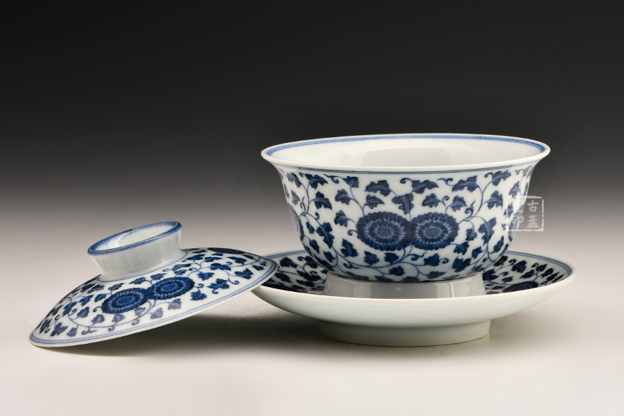 青花菊纹盖碗