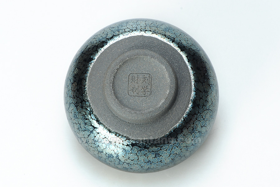 底部印有底款"刘学财制"字,建盏名师落款,打上了刘学财大师建盏的专属