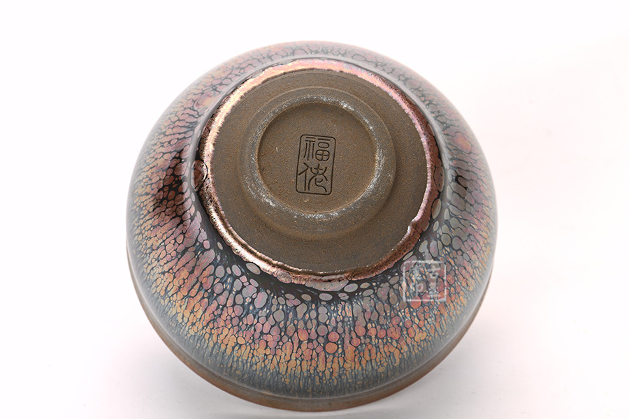 底部印有底款"福佬"字,建盏名师落款,打上了吴周