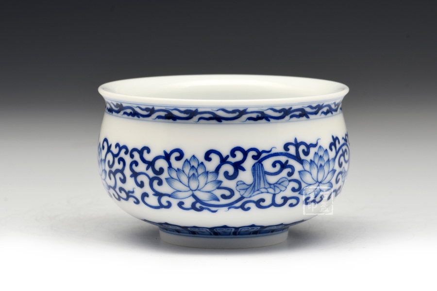 九段妙手青花香炉杯