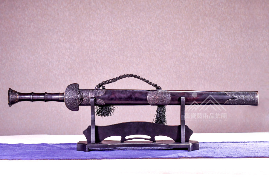 干将剑 剑鞘—剑鞘选用上等黑檀实木料,并且是芯材部位来制作剑鞘