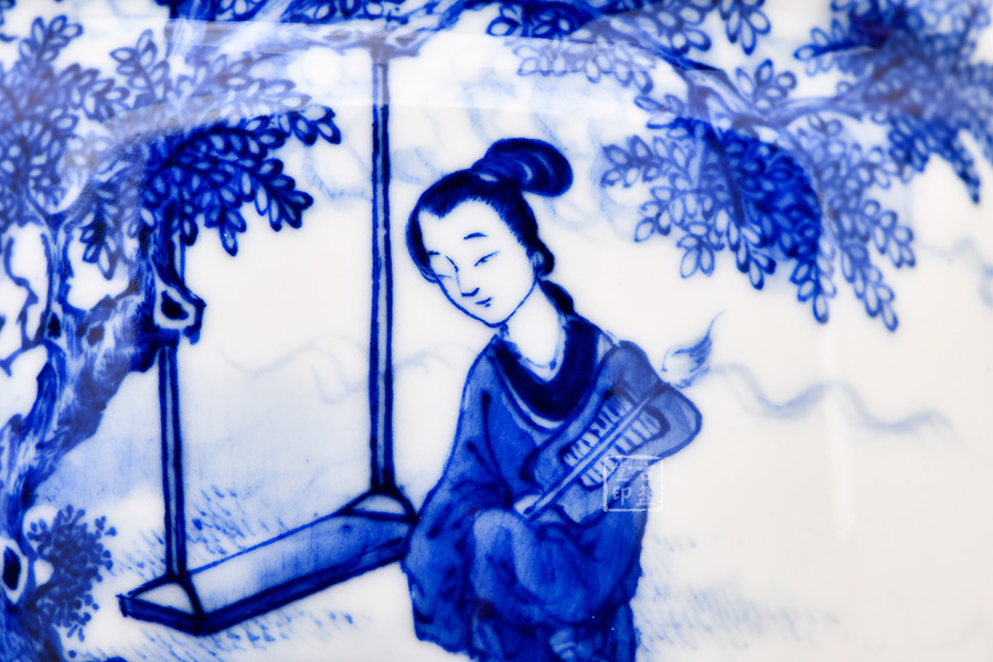 尊品青花仕女图杯